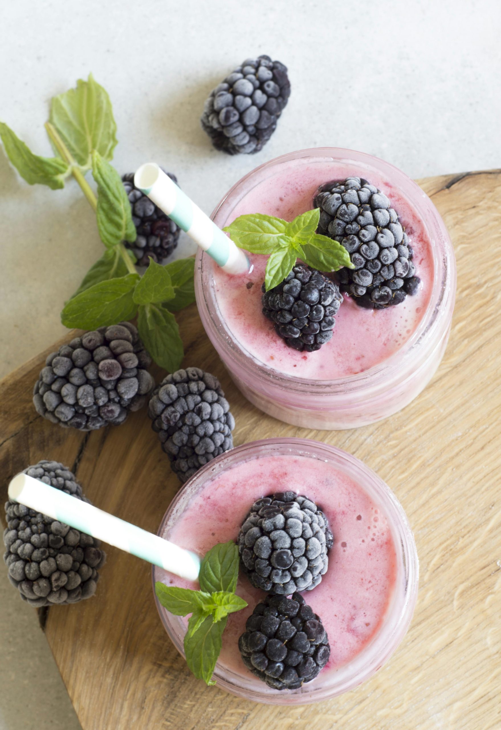 Whole Foods That Help Reduce Bloating Fast: Top Options for Quick Relief